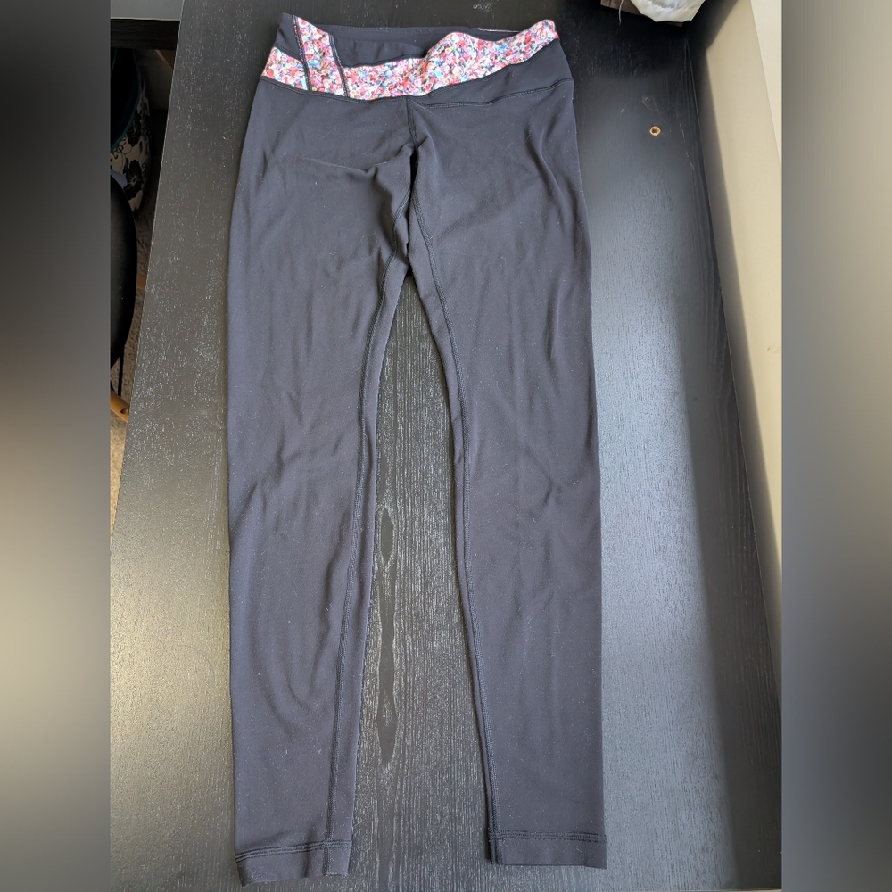 Lululemon Wunder Under Pant in Black / Prism Petal